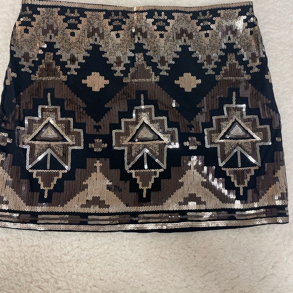 EXPRESS SEQUIN SKIRT - Picture 2 of 5